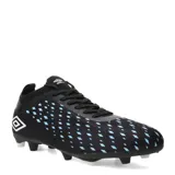 Championes de fútbol Umbro Limit HG, color negro con detalles celestes.