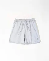 Bermuda de rustico liviano color marrón chocolate, con estampado frontal.