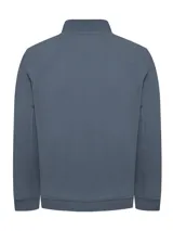 Campera azul con cierre completo y dos bolsillos delanteros. Terminaciones en rib en los puños, la pretina y el cuello. Confeccionada en algodón 100% orgánico con forro interior de poliéster.