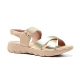 Sandalias de cuero negro con plataforma baja y tiras cruzadas.
