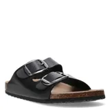 Sandalias bajas negras con dos tiras anchas ajustables con hebillas plateadas.