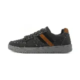 Zapatillas deportivas Maximum de hombre, color negro con detalles en gris. Presentan cordones y suela de goma.