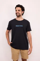 Camiseta negra de manga corta con logo Brixton estampado en el pecho en color celeste.