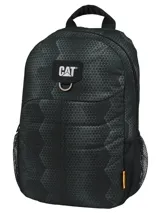 Mochila negra con estampado geométrico, logo de Caterpillar en el frente, tiradores de cremallera negros mate y logotipo metálico de la marca. Cuenta con tirantes ajustables de malla elástica, bolsillo portaobjetos y ranuras para bolígrafos en la pared frontal del compartimento principal, y compartimento trasero principal con bolsillo trasero acolchado para un portátil.