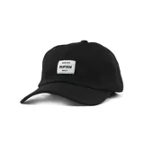 Gorro de béisbol negro de gabardina con visera curva y hebilla reguladora. Tiene un parche blanco con el logo de la marca "RUFIÁN" y la inscripción "SINCE 2019 MVD-UY".
