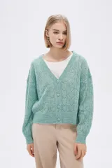 Cardigan verde agua de poliéster, con botones y cuello en V.