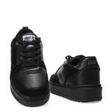 Zapatillas deportivas con plataforma, color blanco, de diseño moderno y suela resistente.
