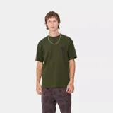 Remera de manga corta color verde con diseño minimalista en el pecho.