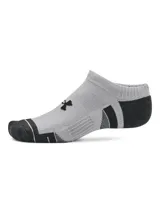 Pack de tres pares de medias deportivas Under Armour, unisex, de corte invisible, color negro con logo en gris.