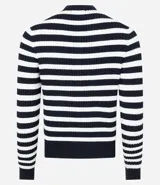 Cardigan de punto con cuello redondo, mangas largas, abotonado delantero y estampado de rayas horizontales en blanco y negro.