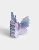 Broche para el pelo con forma de mariposa, con diseño galáctico en tonos lila, violeta y celeste.
