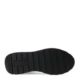 Zapatillas deportivas negras con detalles en gamuza y cuero sintético.
