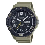 Reloj Casio con correa de resina color beige y esfera negra con números grandes. El bisel es negro con números en color crema. Resistente al agua hasta 100 metros.
