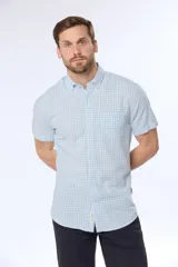 Camisa de lino a cuadros de manga corta, modelo slim con bolsillo.