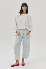 Sweater de algodón blanco, de corte holgado, con bordado decorativo al frente y en la espalda con motivos marinos y texto en italiano.