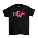 Remera negra con estampado frontal del logo de la marca Emexem en color verde y rosa.