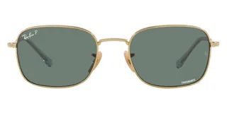 Lentes de sol con armazón dorado y lentes verdes, estilo cuadrado.
