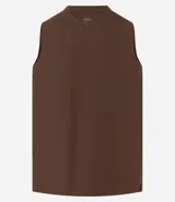 Musculosa marrón de algodón con cuello redondo y corte clásico.