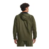 Chaqueta cortavientos negra, ligera y diseñada para protección contra el viento, ideal para actividades deportivas.