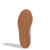 Championes Adidas VL Court 3.0, color celeste con detalles en rosa y suela marrón.