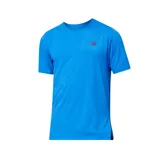 Remera de manga corta para hombre que incorpora tecnología de refrigeración NB ICEx y tejido jacquard para mejorar la circulación del aire.