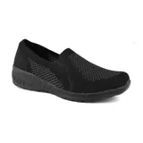 Zapato casual Skechers Relaxed Fit Up Lifted New Rules, color negro, sin cordones, con capellada de tejido knit elástico, plantilla acolchada Air-Cooled Memory Foam y suela con cuña baja.