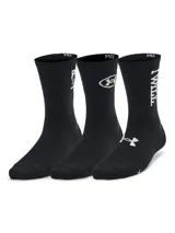 Pack de tres pares de medias Under Armour negras con diferentes diseños: logo de la marca, texto "I WILL" y diseño geométrico.