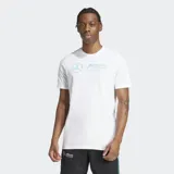 Remera blanca de algodón con cuello redondo y logo de Mercedes AMG Petronas Formula One Team estampado en el pecho.
