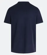 Remera verde militar de algodón, corte regular, cuello redondo y mangas cortas.