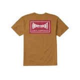 Remera color marrón claro con logo de Etnies y Independent en el pecho.