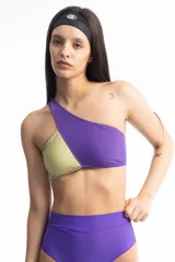 Top de bikini asimétrico, un hombro, con diseño color block en verde oliva y violeta.