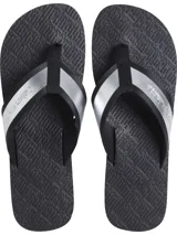 Ojotas Calvin Klein Jeans negras con plantilla texturizada con el logo de la marca y tiras con detalle plateado y logo.