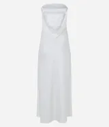 Vestido midi de satén blanco, sin breteles, con escote drapeado en la espalda y tira elástica.