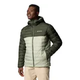 Campera puffer negra con capucha, cierre frontal completo, bolsillos laterales con cierre y logo de Columbia bordado en blanco en el pecho.