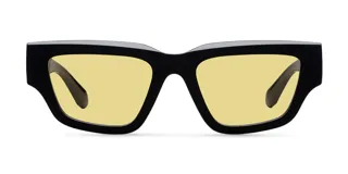 Lentes de sol cuadrados negros con lentes amarillos, con protección UV400 y diseño moderno.