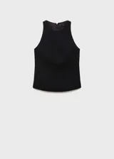 Top negro sin mangas con cuello redondo y corte ajustado.