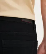 Pantalón de jean negro de corte skinny.