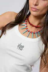 Musculosa blanca de rib 100% algodón con logo JOSÉPHINE bordado en el frente.