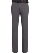 Pantalón chino de corte slim color gris, con cinturón negro con hebilla metálica con el logo de la marca. Confeccionado con al menos un 50% de algodón orgánico certificado.