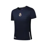 Camiseta de fútbol azul marino con cuello redondo y mangas cortas. Presenta un patrón de líneas diagonales en relieve y el escudo del Real Madrid bordado en el pecho.