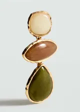 Aros colgantes con cierre a presión, con tres abalorios de resina de diferentes formas y colores: blanco hueso, marrón y verde oliva.
