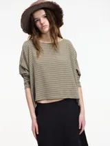 Sweater a rayas horizontales en tonos beige y marrón, de corte amplio y mangas 3/4.