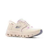 Championes deportivos Skechers Hands Free Slip-ins Glide-Step Pro, color beige con detalles en lila. Presentan cordones elásticos, sistema Heel Pillow, plantilla Skechers Air-Cooled Memory Foam y media suela geométrica Glide-Step con amortiguación.