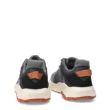 Championes de trail running New Balance Dynasoft Nitrel V6, color gris con detalles en negro y naranja.