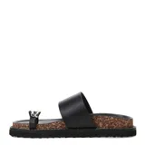 Sandalias negras con base de corcho y detalle de metal plateado en la tira del dedo.