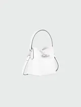 Bolso bombonera XS Longchamp modelo Roseau Essential, color negro con logo. Tiene correa larga para usar como bandolera.