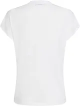Remera blanca de lino con cuello redondo y mangas cortas.