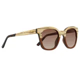 Lentes de sol con montura de madera color marrón claro con vetas horizontales y lentes grises degradé.