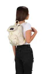 Mochila mini de poliéster color negro con logo JanSport en el frente, asa de mano y bolsillo frontal con cierre.