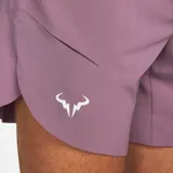 Short deportivo Nike Rafa Mnk Dfadv de 7 pulgadas, color morado, con logo de Rafael Nadal y logo de Nike en blanco.